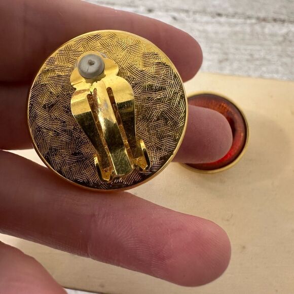 Vintage Joan Rivers Glowing Large Cabachon Clip On Earrings - Picture 4 of 6